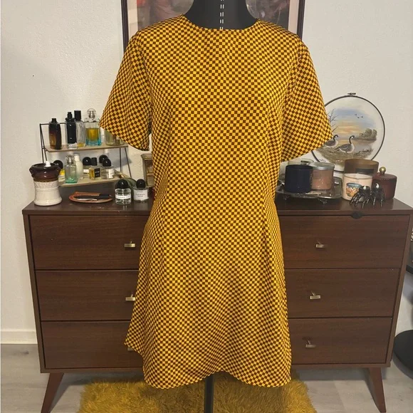 las olas long sleeve mini dress Scalloped-Lace Long-Sleeve Mini Dress in Lemon Yellow - XS
